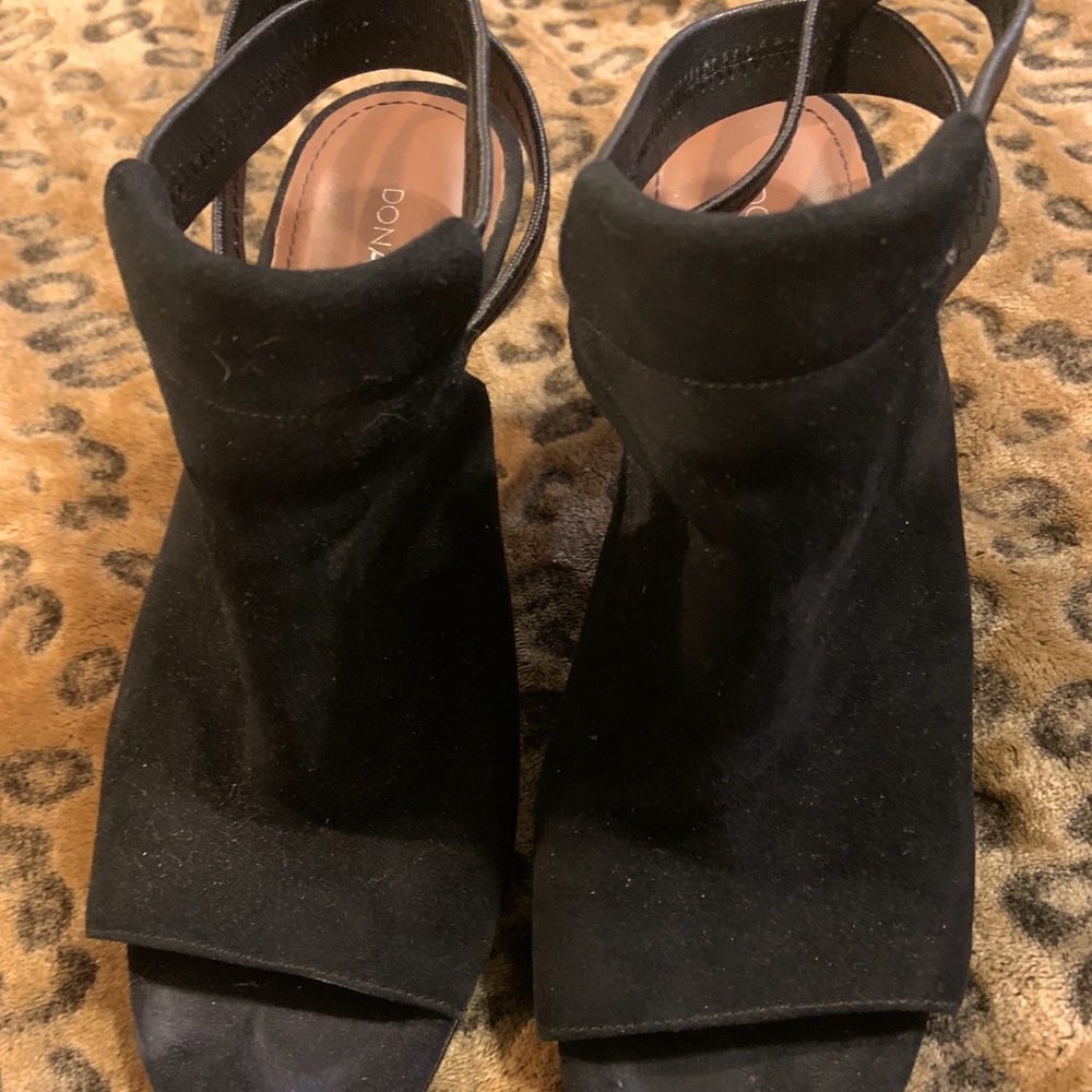 Donald J Pliner booties
